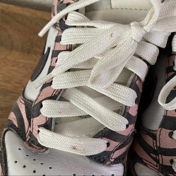 Nike Dunk - Picture 6 of 11